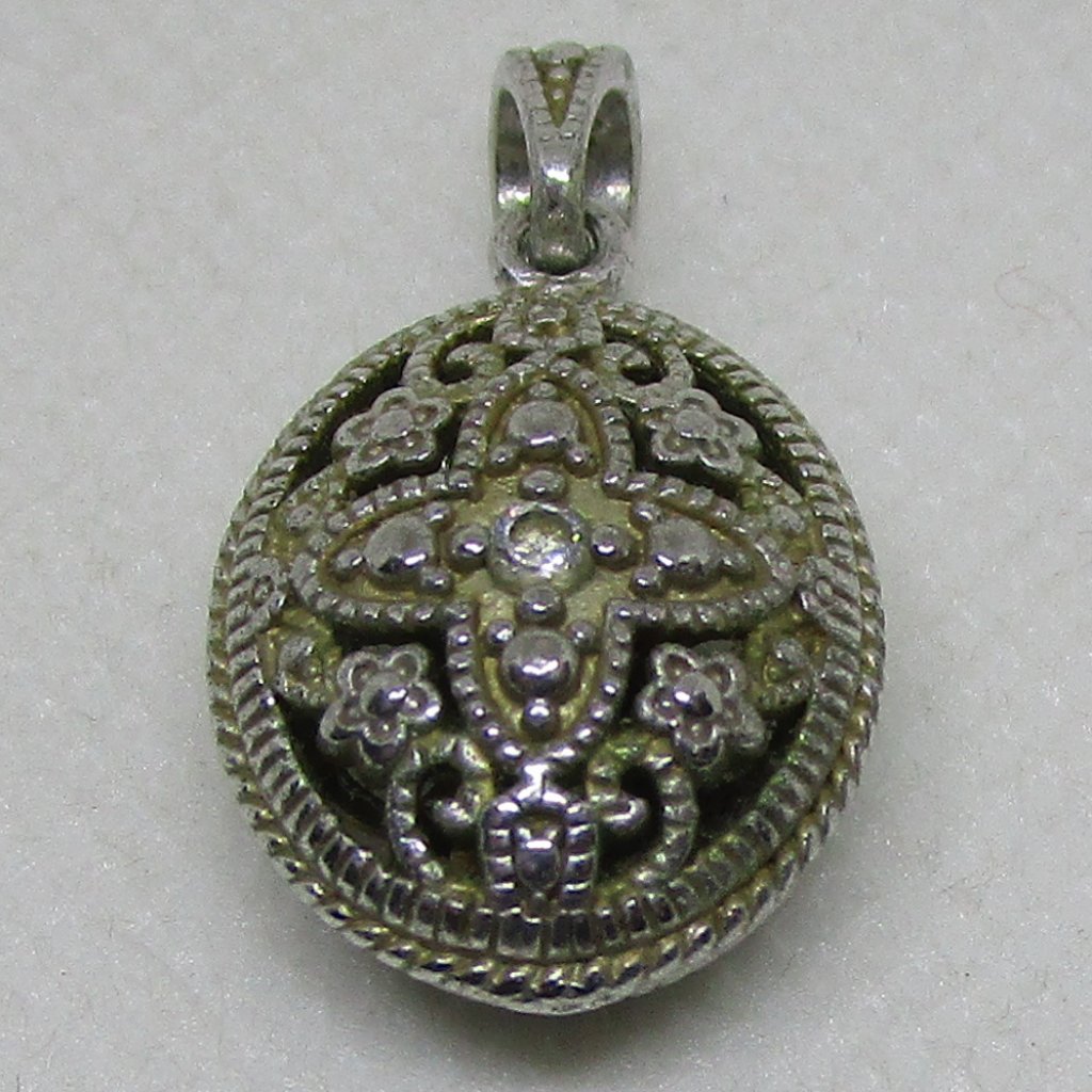 Sterling Silver Pendant With Diamond